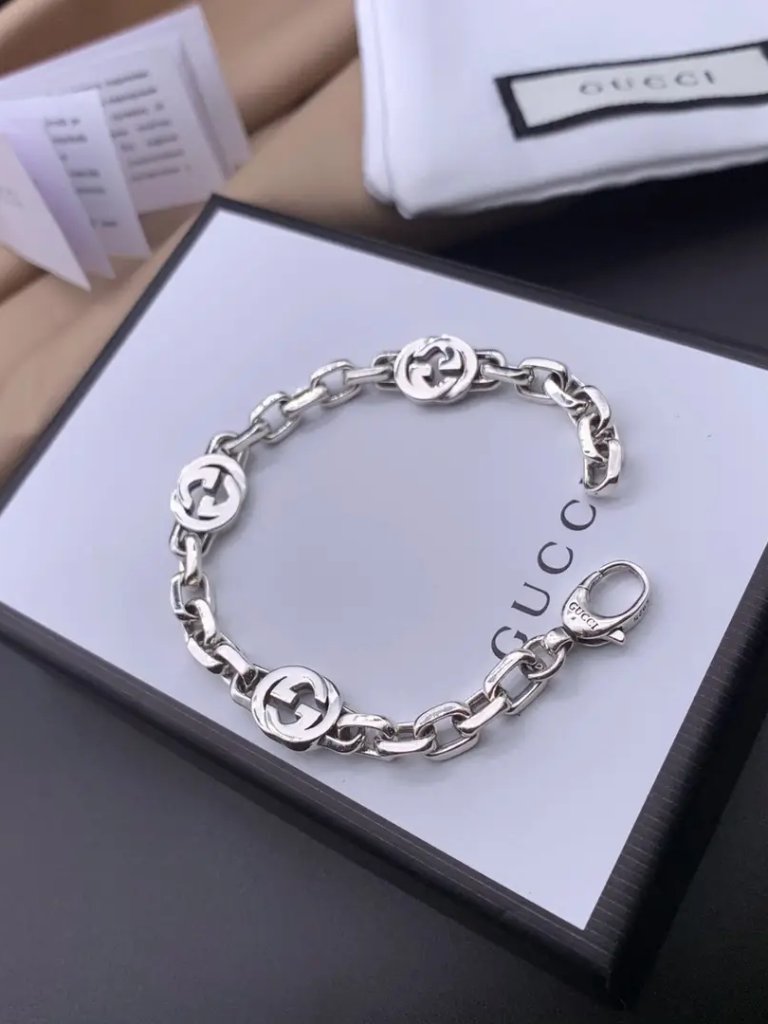 Gucci Gg Logo Bracelet Interlocking G Bracelet
